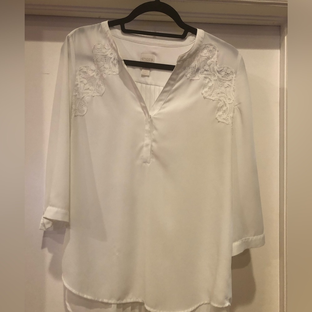 Chicos Crisp White Flowy Blouse